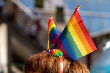 Bangkok, Tayland - 4 Haziran 2023. Bangkok, Tayland 'daki merkez ticaret bölgesinde LGBTQ + bayrak geçit töreni.
