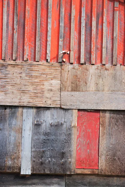 aşınmış kırmızı ahşap