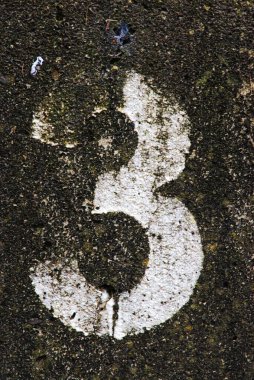 Pis beyaz boyalı 3 numara.