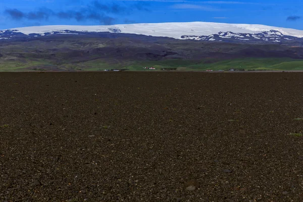Skaftafell Ulusal Parkı, Güney İzlanda, İzlanda 'daki uzak sıradağlar.