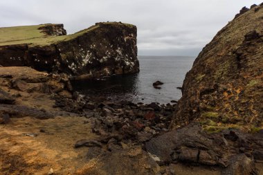 Valahnukur uçurumu ve Kuzey Atlantik kıyısı, Reykjanes UNESCO Global Geopark, Güney Yarımadası, İzlanda