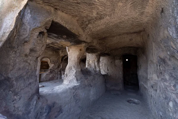 Georgia 'daki antik mağara şehri Uplistsikhe' nin mağaraları