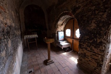 Tarihî Uplistsulis Eklesia Kilisesi 'nin içi. Gürcistan' daki antik Mağara Şehri Uplistsikhe 'nin kilisesi.