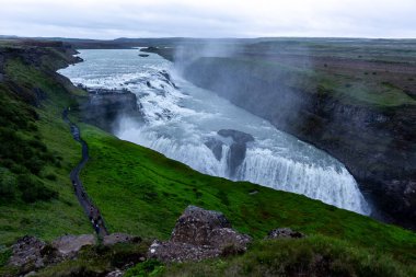 İzlanda 'daki Gullfoss Şelalesinin Puslu Gücü
