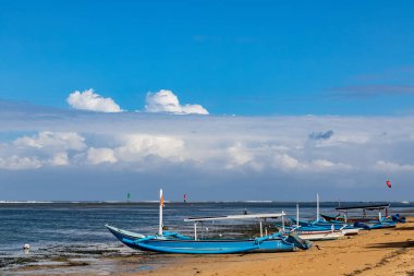 Geleneksel Tekneli Huzurlu Sahil, Bali