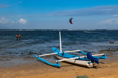 Geleneksel Tekneli Huzurlu Sahil, Bali