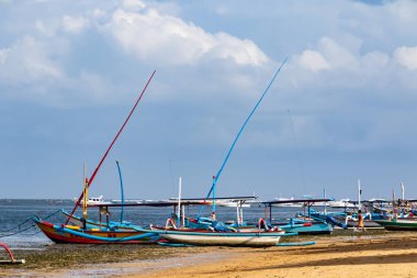 Geleneksel Tekneli Huzurlu Sahil, Bali