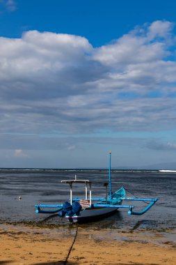 Geleneksel Tekneli Huzurlu Sahil, Bali