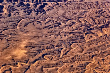 Mısır 'ın yukarısından Sarmal Çöl Nehirleri