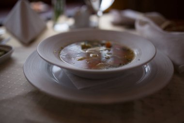 Çorba Kaseli Zarif Restoran Masası