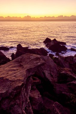 Madeira Adası 'nda Gün Doğumu' nda Rocky Sahili