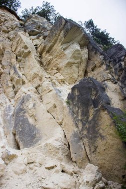 Dev Kum Taşları 'nın Tehlikeli Arazisi