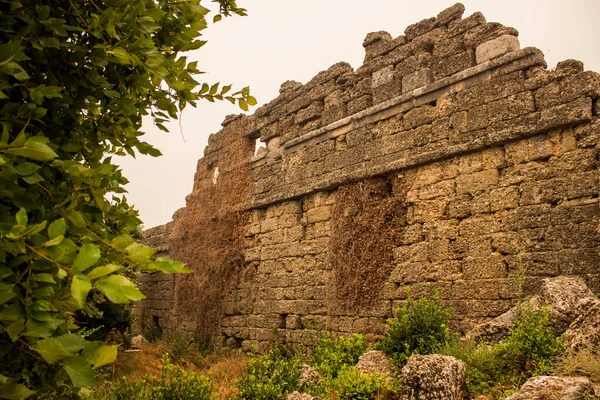 Geçmişten kalan Antik Duvarın Bir Parçası