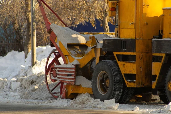 Büyük Sarı Endüstriyel Kar Fırtınası Şehir Sokakları