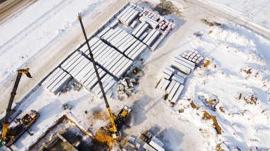 Çoklu Mobil Turnalı Büyük İnşaat Alanının Yüksek Havadan Görünümü