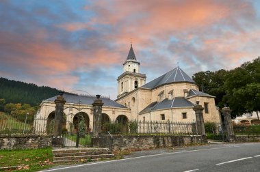 Encina Leydisinin sonbaharda Sığınağı, Artziniega, Alava, Pais Vasco, İspanya.