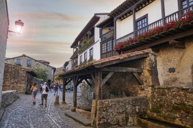 Santillana del Mar 'daki eski çamaşırhane, Cantabria, İspanya, Avrupa