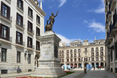 Plaza Alfonso XIII 'teki Pedro Velarde anıtı. Santander. Cantabria 'da. İspanya.