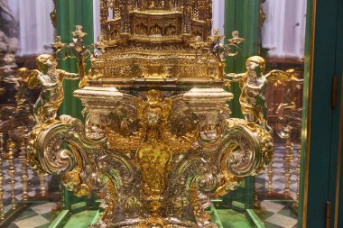 Cordoba Camii Katedrali 'nin Santa Teresa Şapeli' ndeki Arfe Monstrance of Arfe.