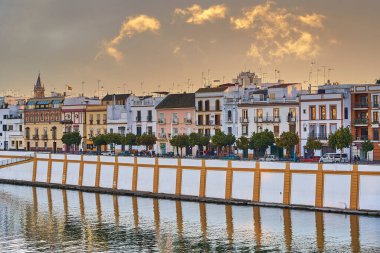 Seville, Endülüs, İspanya, Avrupa. Torre del Oro Altın Kulesi