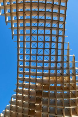 Metropol Şemsiyesi Mantarları Sevilla Endülüs İspanya. Dünyanın en büyük ahşap yapısı. 2011 'de Jurgen Mayer Hermann tarafından tasarlandı..