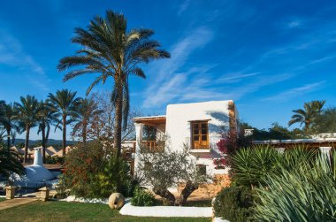 Restoranı ve spası olan Country Oteli. Agroturismo Atzaro. Ctra Sant Joan, 15. km. Santa Eularia des Riu. İbiza. Balear Adaları. İspanya.