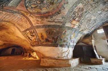 Ojo Guarea Karstic Kompleksi 'nde San Bernabe' nin keşişi, Castilla Leon Ulusal Anıtı, İspanya, Avrupa