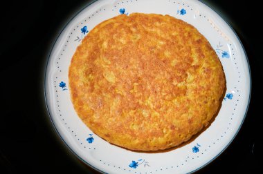 Tipik İspanyol omleti manzarası