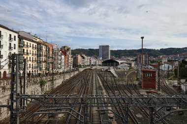 San Francisco caddesinden Bilbao 'daki Indalecio Prieto İstasyonu' nun genel manzarası