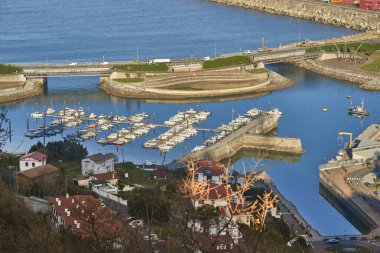 Zierbena Marina, Zierbena, Biscay, Bask Ülkesi, Euskadi, İspanya, Avrupa 'daki teknelerin hava görüntüsü