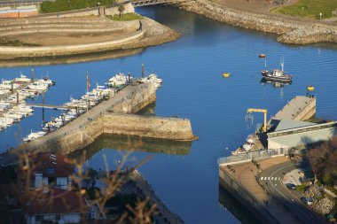 Zierbena Marina, Zierbena, Biscay, Bask Ülkesi, Euskadi, İspanya, Avrupa 'daki teknelerin hava görüntüsü