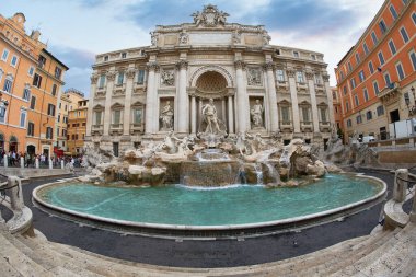 Ünlü Fontana Di Trevi 'nin ön görüntüsü, Roma, İtalya, Avrupa
