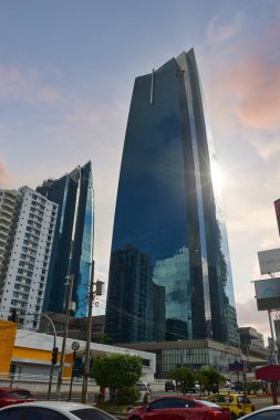 Panama City, Panama Cumhuriyeti, Orta Amerika 'daki Soho AVM kulesinin görüntüsü.