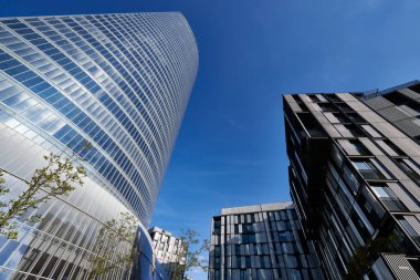 Mavi gökyüzü, Bilbao, Bizkaia, Bask Ülkesi, Euskadi, Euskal Herria, İspanya.