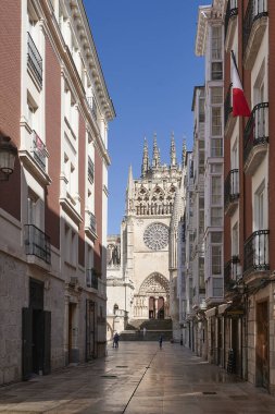 Santa Agueda caddesinden Burgos Katedrali manzarası
