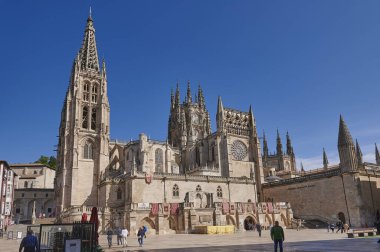 Burgos Katedrali 'nin dış görünüşü