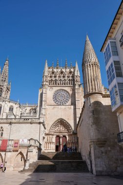 Burgos Katedrali 'nin dış görünüşü