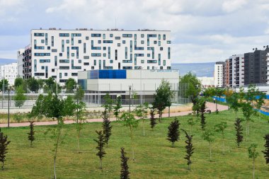 06-26-2017, Vitoria-Gasteiz, Araba, Bask Ülkesi, Euskadi, İspanya 'daki modern binanın manzarası