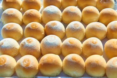 Bir sürü kremalı puf böreği görmeye hazır..