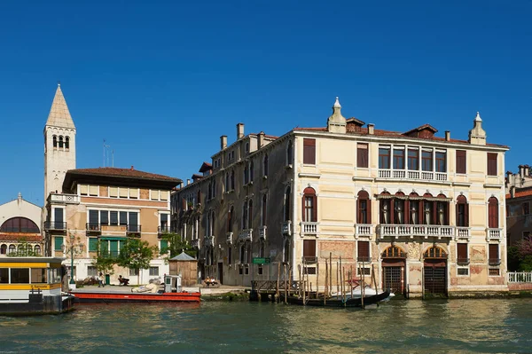 Büyük Kanal manzarası ve Venedik, İtalya, Veneto 'daki güzel cepheler.