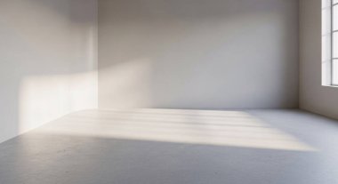 Geniş, boş stüdyo, hafif, doğal ışıkla yıkanmış. Minimum iç mekan ve tasarım projeleri için sakin gölgeler yaratıyor.