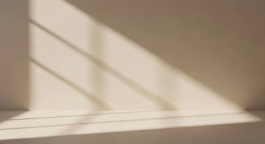 Panjurların çapraz gölgelerinin olduğu minimum iç mekan temiz bir yüzey üzerinde sıcak geometrik desenler oluşturuyor.