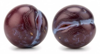 Bir çift parlak mor bilye, mavi çizgiler ve temiz beyaz arka planda izole edilmiş dokulu girdaplar.