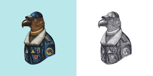 Орлиный персонаж в пальто. Летчик-летчик. Модное животное, виторианский летчик или скаймэн. Ручная рисованная птица. Выгравированный старый монохромный эскиз. Векторная иллюстрация для футболки, татуировки или бейджа или печати. — стоковый вектор