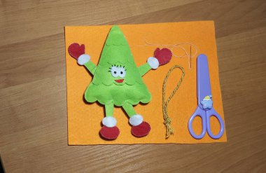 Yeşil dans eden Noel ağacı, zanaat, oyuncak, kesilecek parçalar