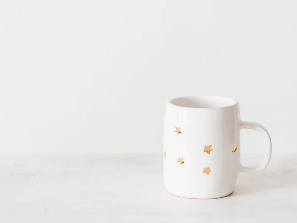 Ceramic Cup Gold Stars Minimal Christmas Decoration White Background Front — Photo
