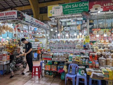 Ben Thanh, Ho Chi Minh City 'deki pazarı iki kişiyle paylaştı, Vietnam.