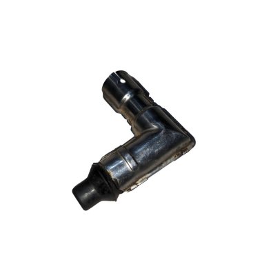 Beyaz arkaplanda metalik dirsek konnektörü