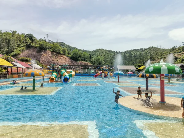 Bu Taman Rekreasi Asfa, Malezya, Terengganu 'da bulunan aile bazlı bir su parkı..