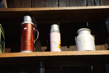 Johor, Malezya, 21 Aralık 2025: Malezya 'da devlet yardımı, Samsung ödülleri ve MyLotus uygulama teşviklerini destekleyen tavan pankartları.